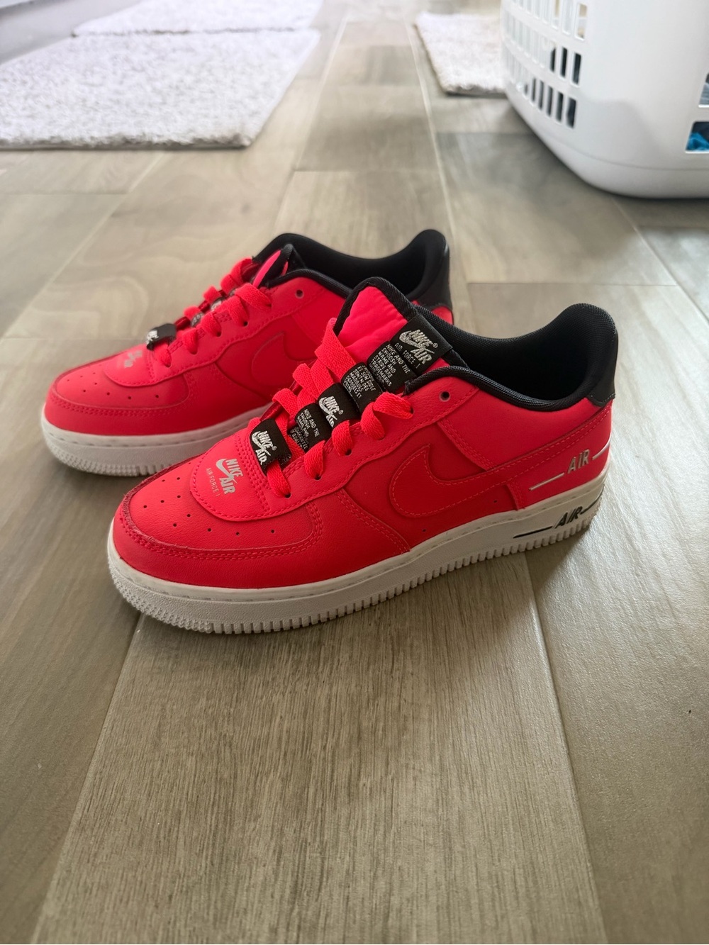 Nike Air Force 1 Low Vibrant Red and Black - Picture 2 of 6
